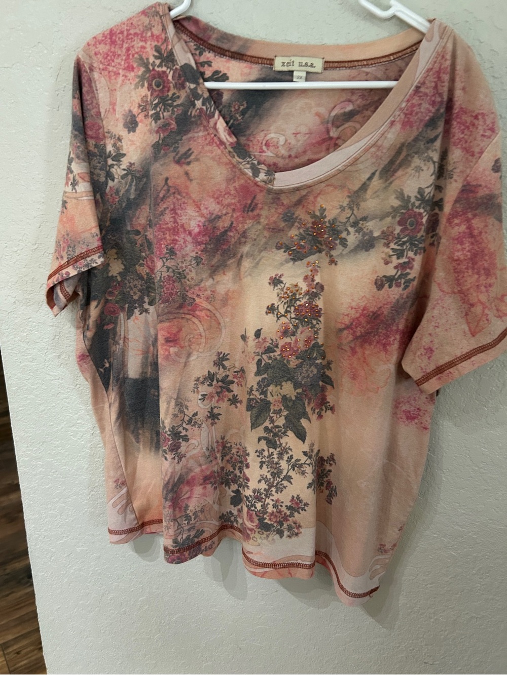 Vintage Y2K Xcit USA Floral Burnout Graphic Tee Studded V-Neck Plus Size 2X- L67